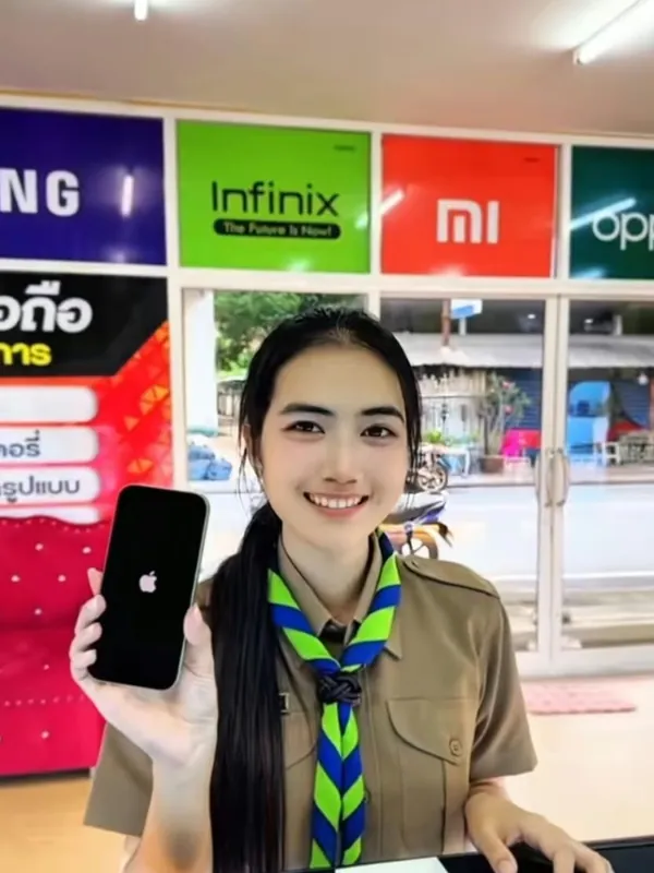 ลูกค้ารับเครื่องที่ร้านถูกใจไอที